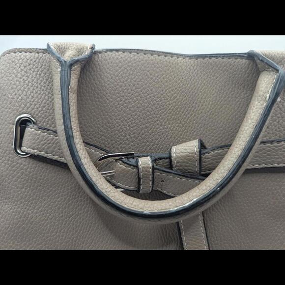 Stylish London Fog Hand Bag - Excellent Condition - Picture 4 of 9
